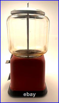 Vintage Victor Model V gumball candy peanuts machine 1940's Functional with key