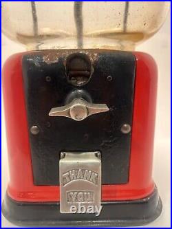 Vintage Victor Model V gumball candy peanuts machine 1940's Functional with key