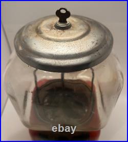 Vintage Victor Model V gumball candy peanuts machine 1940's Functional with key