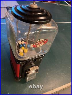 Vintage Victor Vending Corp. Topper 1 Cent Gumball Machine with key 1939
