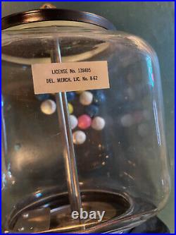 Vintage Victor Vending Corp. Topper 1 Cent Gumball Machine with key 1939