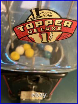 Vintage Victor Vending Corp. Topper 1 Cent Gumball Machine with key 1939