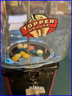 Vintage Victor Vending Corp. Topper 1 Cent Gumball Machine with key 1939