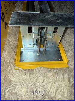 Vintage Winner's Choice 25¢ Lucky Lotto Number Pull Tab Vending Machine With Keys