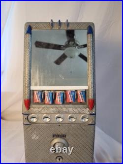 Vintage Working Lawrence Manufacturing Co Gum Penny Vending Machine with Key