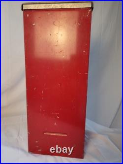Vintage Working Lawrence Manufacturing Co Gum Penny Vending Machine with Key