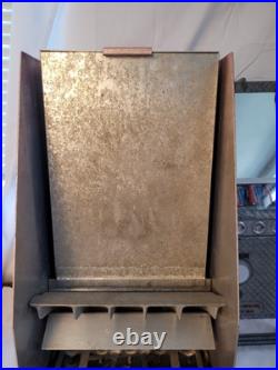 Vintage Working Lawrence Manufacturing Co Gum Penny Vending Machine with Key