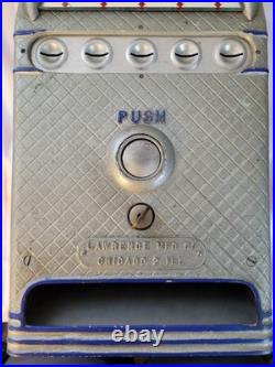 Vintage Working Silver Queen Lawrence Mfg Co Gum Penny Vending Machine with Key