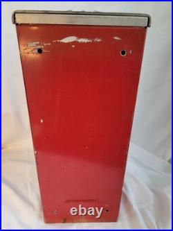 Vintage Working Silver Queen Lawrence Mfg Co Gum Penny Vending Machine with Key