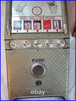 Vintage Working Silver Queen Lawrence Mfg Co Gum Penny Vending Machine with Key