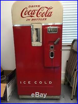 Vintage coke bottle machine 1938