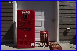 Vintage coke bottle machine Model VMC-33