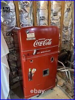 Vintage coke machine BV-56