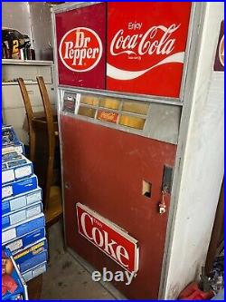 Vintage coke machine Vendo model V 348 / 198-6 (WORKS)