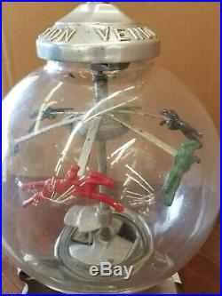 Vintage collectible 1940 penny glass gumball machine trade stimulator race derby