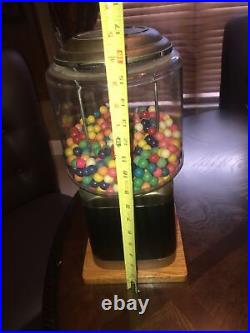 Vintage gumball machine 25 CENTS