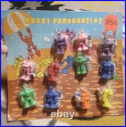 Vintage robot vending machine display card toys charms keychain nos toy machine