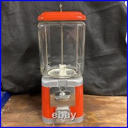 Vintage working Acorn gumball/candy machine with glass globe