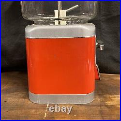 Vintage working Acorn gumball/candy machine with glass globe