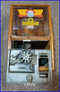 Vtg 50's Victor Vending Machine Corp. Chicago, 39 ILL. Baby Grand CHICLE TREETS
