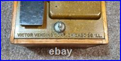 Vtg 50's Victor Vending Machine Corp. Chicago, 39 ILL. Baby Grand CHICLE TREETS