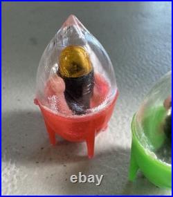 Vtg Lot Robby Robot & Spaceship Gumball Vending Machine Charm Prize Hong Kong