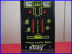 Vtg Lucky Lotto Numbers by the Odds Maker 25¢ Pull Tab Vending Machine & Key (B)