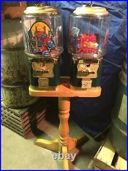 Vtg twin 25c, Candy/Nut/Gumm Machine On genuine wooden stand