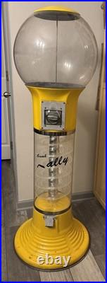 Wizard Beaver Spiral Gumball Machine 58 Inch Yellow 25 Cent Coin Mech Vintage