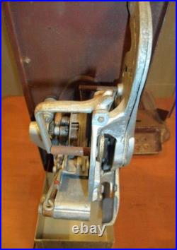 Working Vintage SCHERMACK PRODUCTS CORP. Double Stamp Machine Quarter Key